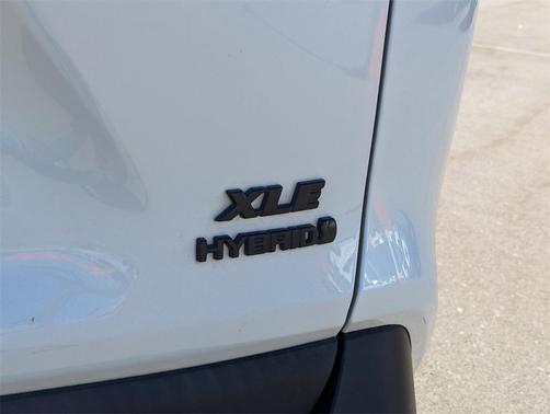 2021 Toyota RAV4 Hybrid XLE Premium