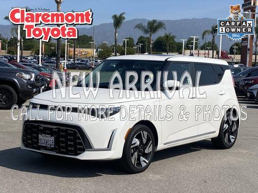 Snow White Pearl 2023 Kia Soul GT-Line