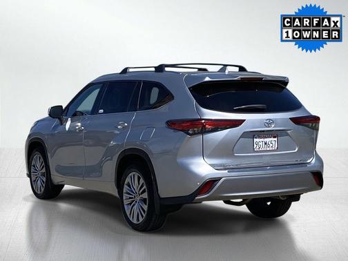 2023 Toyota Highlander Platinum