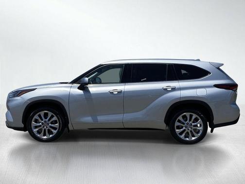Celestial Silver Metallic 2024 Toyota Highlander Limited