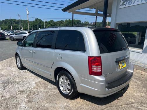 2010 Chrysler Town & Country Touring