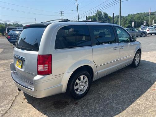2010 Chrysler Town & Country Touring