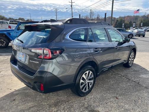 2021 Subaru Outback Base