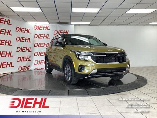 Green 2024 Kia Seltos S