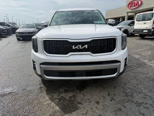Glacial White Pearl 2023 Kia Telluride LX