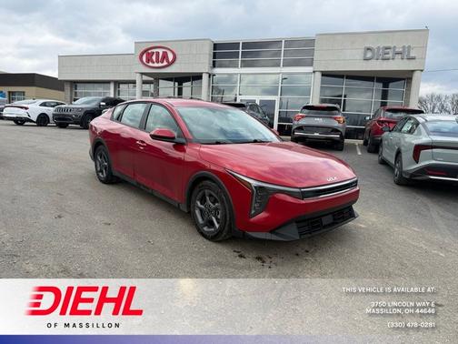Currant Red 2025 Kia K4 LXS