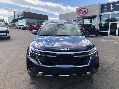 Ocean Blue 2024 Kia Seltos EX