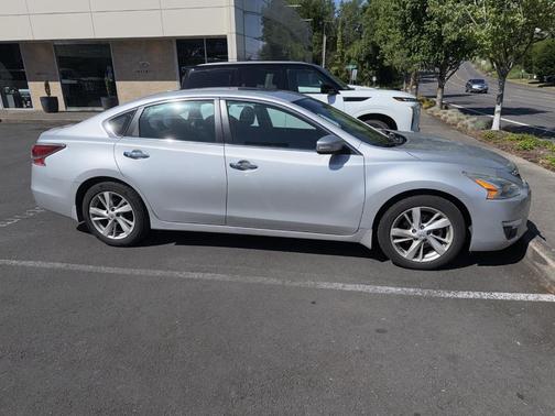 Brilliant Silver 2015 Nissan Altima 2.5 SV