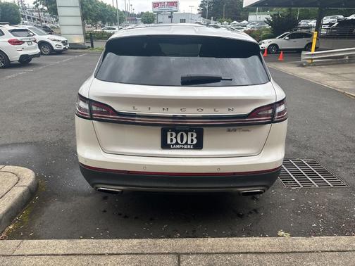 White Platinum Clearcoat Metallic 2019 Lincoln Nautilus Reserve