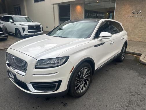 White Platinum Clearcoat Metallic 2019 Lincoln Nautilus Reserve