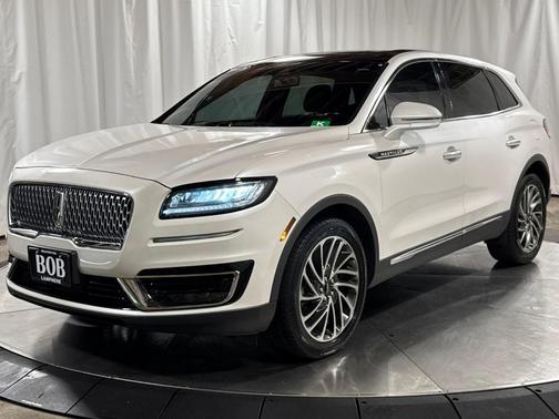 White Platinum Clearcoat Metallic 2019 Lincoln Nautilus Reserve