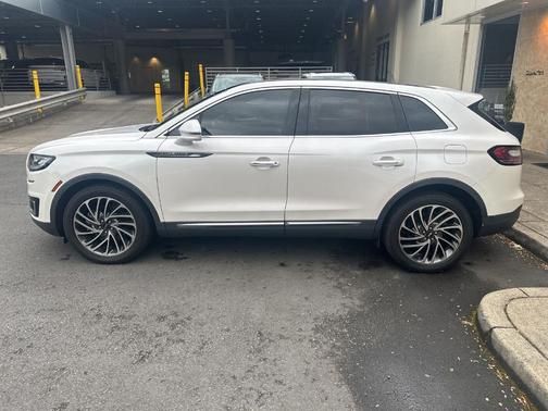 White Platinum Clearcoat Metallic 2019 Lincoln Nautilus Reserve