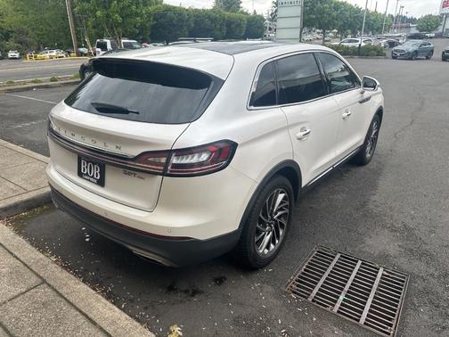 White Platinum Clearcoat Metallic 2019 Lincoln Nautilus Reserve