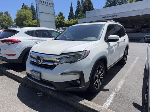 White 2019 Honda Pilot Elite