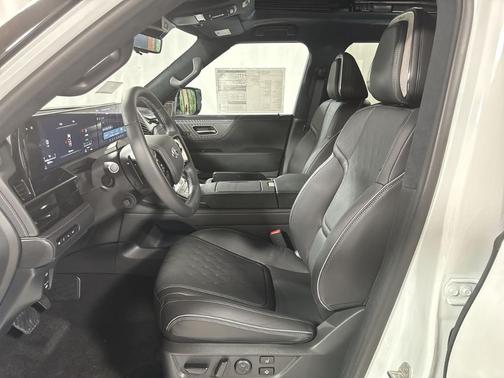 2t Radiant Whit 2026 INFINITI QX80 AUTOGRAPH