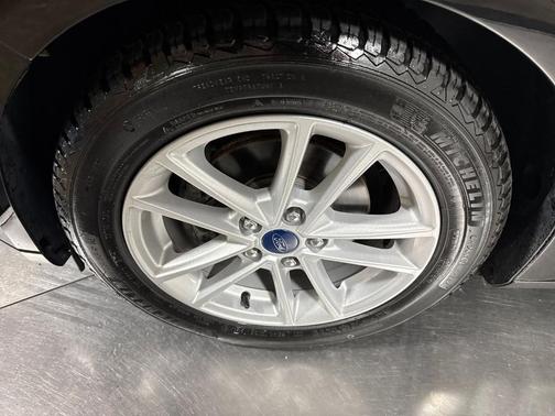 Shadow Black 2017 Ford Focus SE