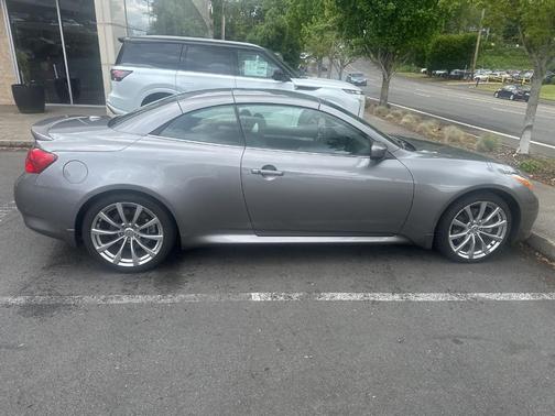 Platinum Graphite 2009 INFINITI G37