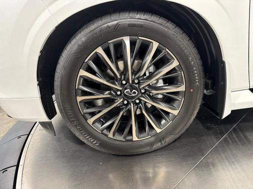 2t Radiant Whit 2026 INFINITI QX80 AUTOGRAPH