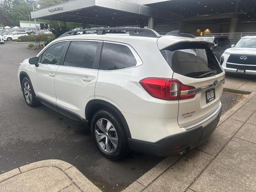 Crystal White Pearl 2022 Subaru Ascent Premium 8-Passenger