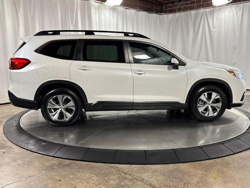 Crystal White Pearl 2022 Subaru Ascent Premium 8-Passenger