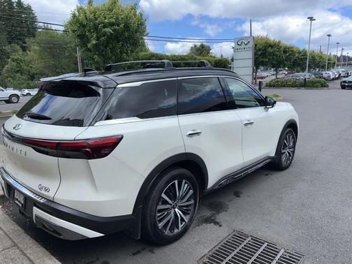 2 Tone Majestic White 2023 INFINITI QX60 AUTOGRAPH