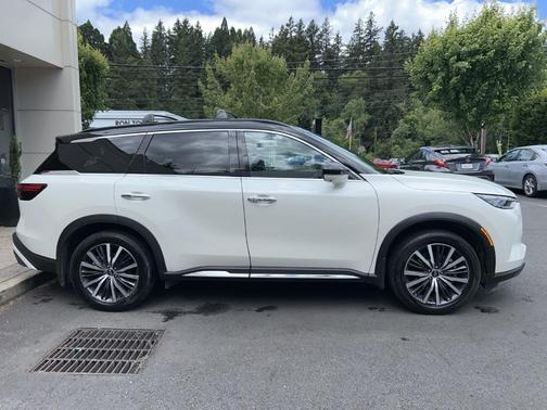 2 Tone Majestic White 2023 INFINITI QX60 AUTOGRAPH