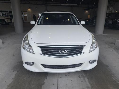 2015 INFINITI Q40 Base