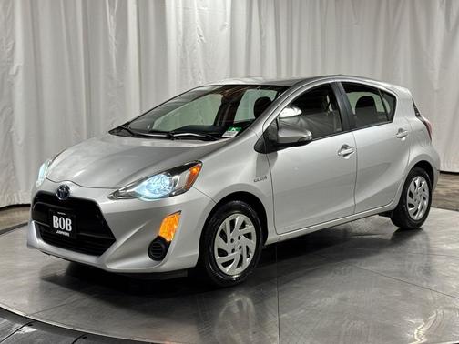 Classic Silver Metallic 2015 Toyota Prius c Three