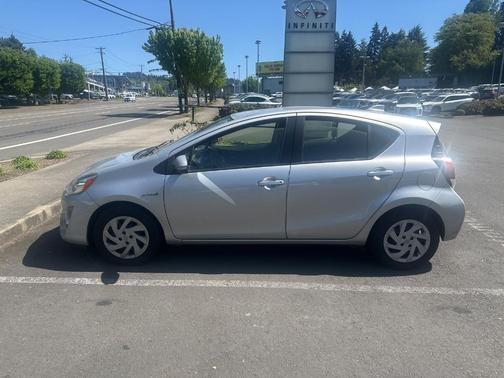 Classic Silver Metallic 2015 Toyota Prius c Three