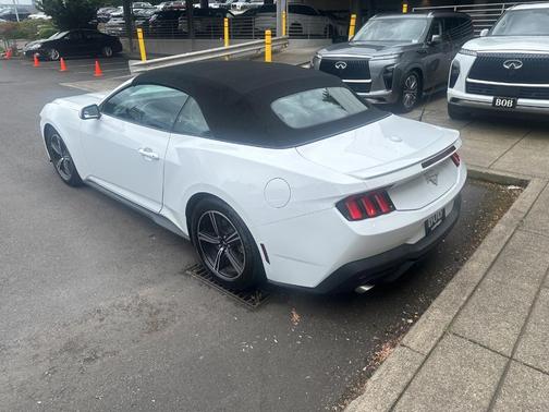 Oxford White 2024 Ford Mustang EcoBoost Premium
