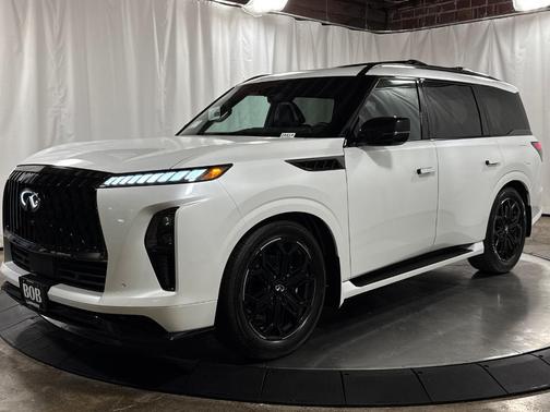 Gray 2027 INFINITI QX80