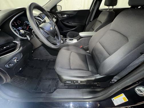 Dark Ash Metallic 2022 Chevrolet Malibu LT