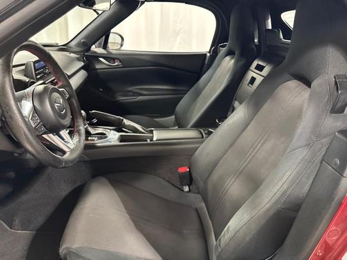 Soul Red Metallic 2017 Mazda MX-5 Miata Sport