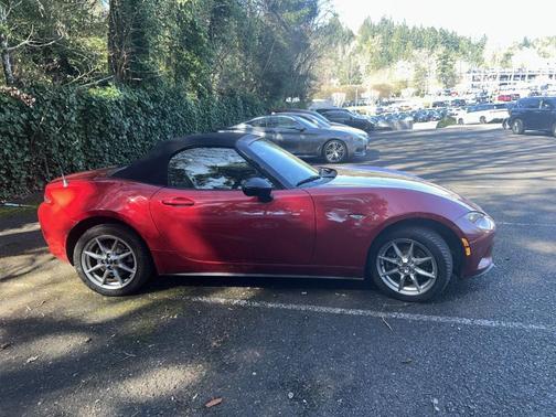 Soul Red Metallic 2017 Mazda MX-5 Miata Sport