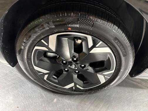 Graphite Gray 2023 Kia Niro EV Wind