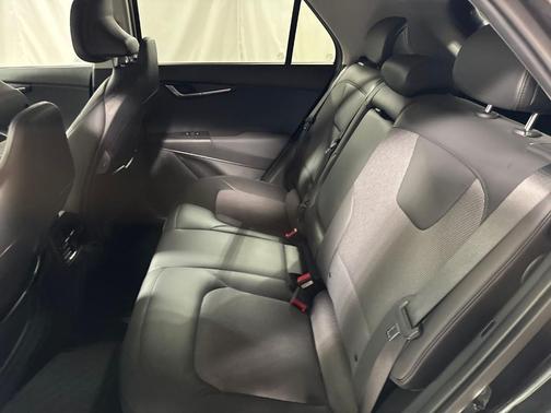 Graphite Gray 2023 Kia Niro EV Wind