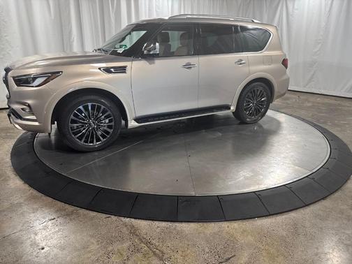 2023 INFINITI QX80 SENSORY