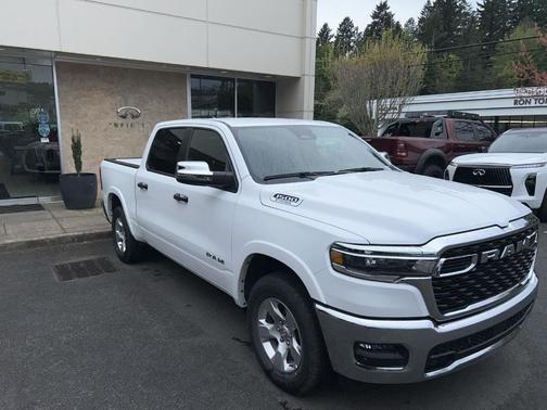 Bright White Clearcoat 2025 RAM 1500 Big Horn/Lone Star