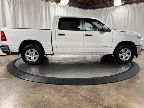 Bright White Clearcoat 2025 RAM 1500 Big Horn/Lone Star