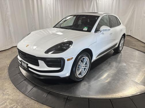 2024 Porsche Macan Base