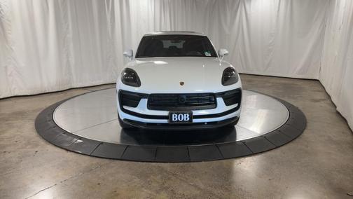 2024 Porsche Macan Base