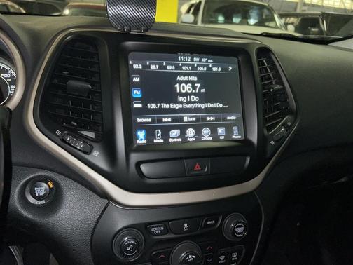 Bright White Clearcoat 2017 Jeep Cherokee Limited