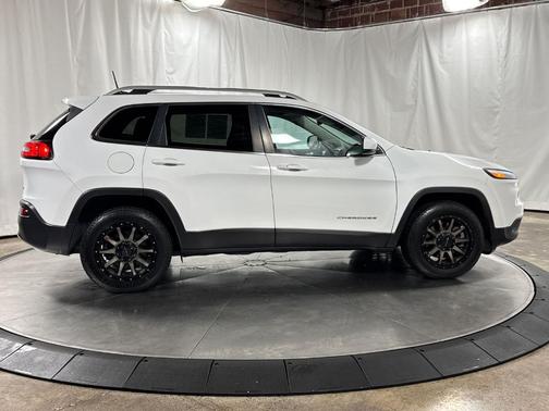 Bright White Clearcoat 2017 Jeep Cherokee Limited