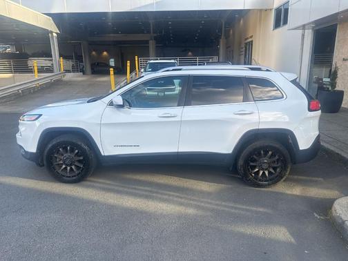 Bright White Clearcoat 2017 Jeep Cherokee Limited