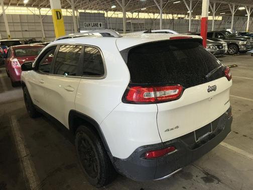 Bright White Clearcoat 2017 Jeep Cherokee Limited