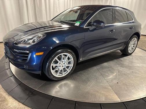 Night Blue Metallic 2017 Porsche Macan S