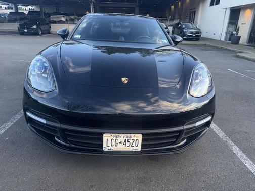 2019 Porsche Panamera 4