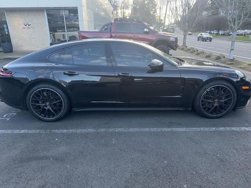 2019 Porsche Panamera 4
