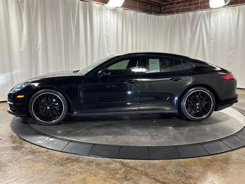 2019 Porsche Panamera 4