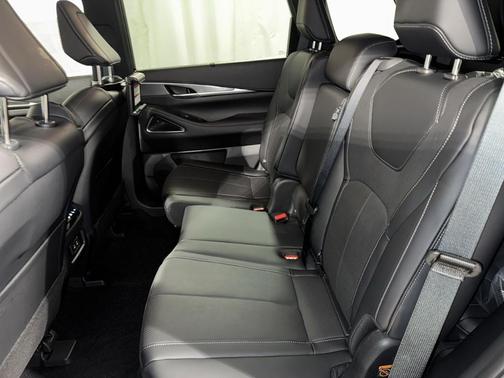 Diamond Black 2026 INFINITI QX60 Luxe